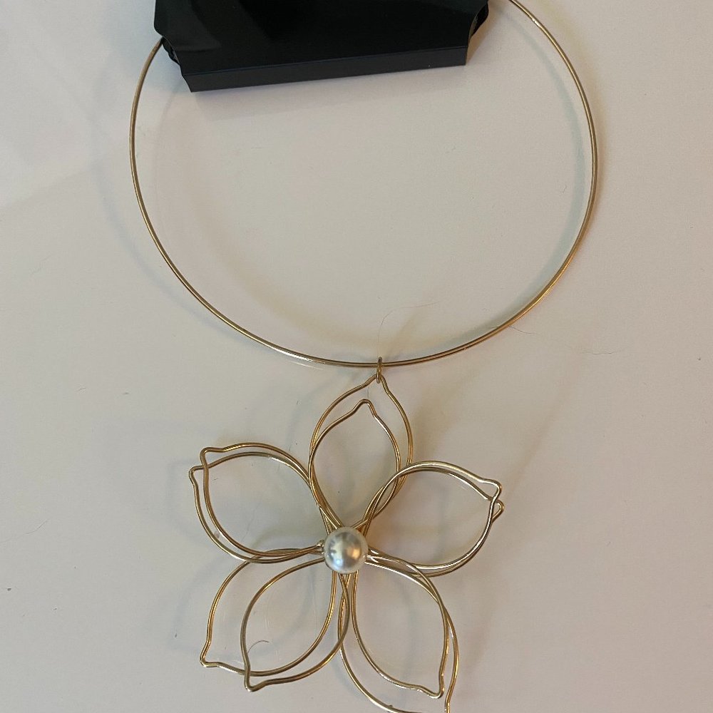 Chelsea NYC Flower Necklace